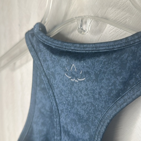 🆕 Beyond Yoga First Class Crop Tank In Distressed Navy Size small - Picture 7 of 7